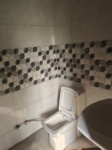Bathroom Image of 500 Sq.ft 1 BHK Apartment / Flat for rent in Lakkad Ghat Rishikesh for Rs. 12000