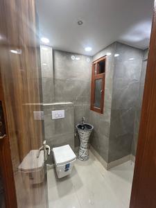 Bathroom Image of 700 Sq.ft 2 BHK Builder Floor for rent in Uttam Nagar New Delhi for Rs. 22000