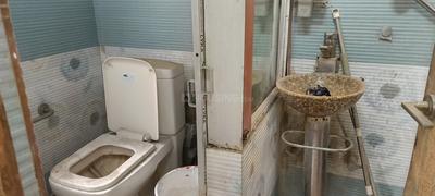 Bathroom Image of 3050 Sq.ft 6 BHK Apartment / Flat for sale in Fort Residency, Behala Kolkata for Rs. 18000000