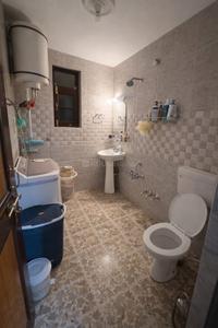Bathroom Image of 1200 Sq.ft 2 BHK Builder Floor for rent in Hyderpora Srinagar for Rs. 25500