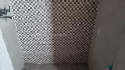Bathroom Image of 585 Sq.ft 1 BHK Apartment / Flat for rent in Aditya Urban Homes Phase 1A, Bamheta Village Ghaziabad for Rs. 13000