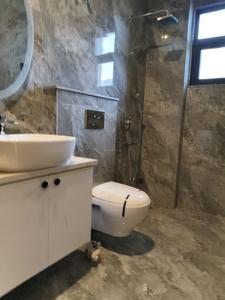 Common Bathroom Image of 2400 Sq.ft 3 BHK Builder Floor for rent in Sector 46 Gurgaon for Rs. 110000