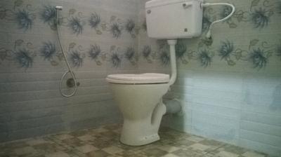 Bathroom Image of 3000 Sq.ft 3 BHK Independent House for sale in Kanchrapara North 24 Parganas District for Rs. 6500000