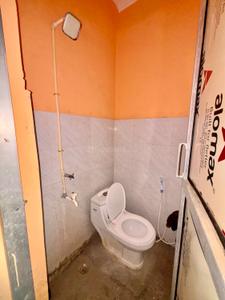 Bathroom Image of 550 Sq.ft 1 RK Apartment / Flat for rent in Sector 49 Noida for Rs. 8500