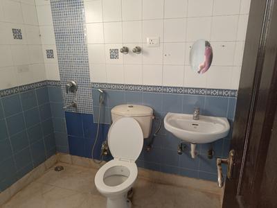 Image of 1650 Sq.ft 3 BHK Apartment / Flat for rent in Sarve Satyam Apartment, Sector 4 Dwarka, New Delhi for Rs. 43000