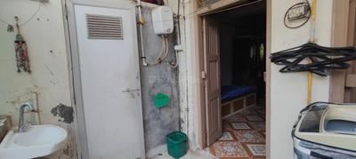 Bathroom Image of 1200 Sq.ft 2 BHK Independent House for rent in Junaraopura Nadiad for Rs. 15000