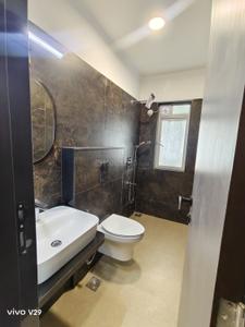 Bathroom Image of 500 Sq.ft 1 BHK Apartment / Flat for sale in Malad West Mumbai for Rs. 14000000