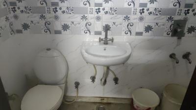 Bathroom Image of 540 Sq.ft 2 BHK Villa for sale in Sector 25 Rohini New Delhi for Rs. 5500000