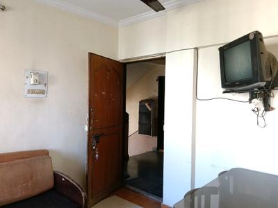 Living Room Image of 600 Sq.ft 1 BHK Apartment / Flat for rent in Puraniks Kanchan Pushp Society, Hiranandani Estate Thane for Rs. 18000
