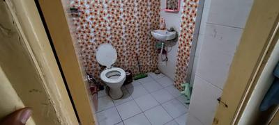Bathroom Image of 1500 Sq.ft 4 BHK Duplex for sale in Karelibagh Vadodara for Rs. 15000000