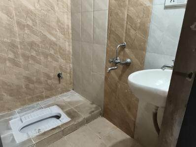 Infinity Avenue Bathroom One 3