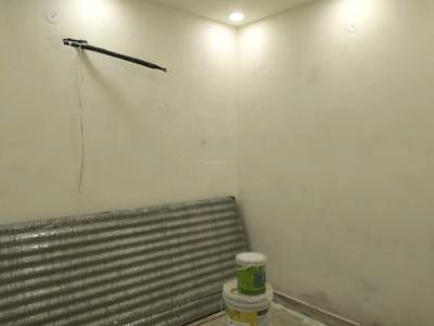 Bedroom Image of 300 Sq.ft 1 BHK Builder Floor for rent in Shastri Nagar New Delhi for Rs. 10000