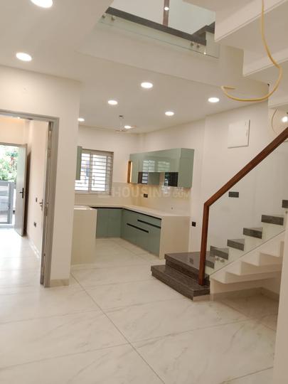 The royal House Main Image 1