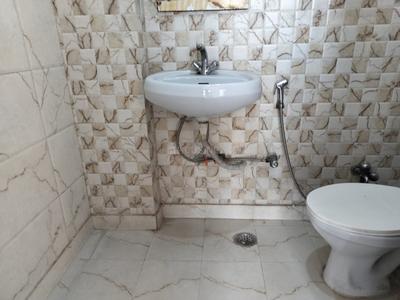 Bathroom Image of 1700 Sq.ft 3 BHK Apartment / Flat for rent in CGHS The Shabad, Sector 13 Dwarka New Delhi for Rs. 45000