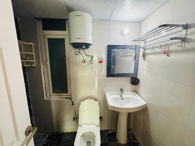 Bathroom Image of 1010 Sq.ft 2 BHK Apartment / Flat for sale in Migsun Twiinz, Eta II Greater Noida for Rs. 7600000