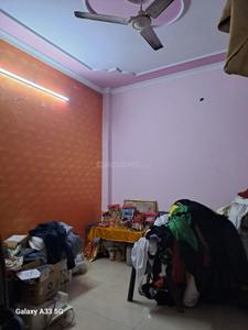 Bedroom Image of 950 Sq.ft 3 BHK Builder Floor for sale in Pitampura New Delhi for Rs. 7500000