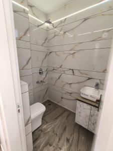 Bathroom Image of 900 Sq.ft 2 BHK Builder Floor for rent in Rajouri Garden New Delhi for Rs. 32500