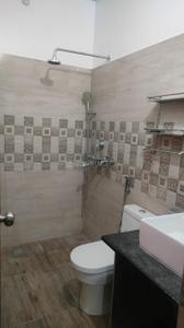 Bathroom Image of 1300 Sq.ft 2 BHK Builder Floor for rent in Vrindavan Yojana Lucknow for Rs. 15000