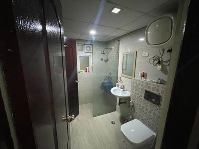 Bathroom Image of 1200 Sq.ft 3 BHK Apartment / Flat for rent in Aditya Urban Casa, Sector 78 Noida for Rs. 40000