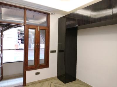 Bedroom Image of 650 Sq.ft 2 BHK Builder Floor for sale in Sector 8 Dwarka New Delhi for Rs. 10500000