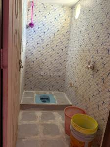 Bathroom Image of 900 Sq.ft 2 BHK Builder Floor for rent in Kukatpally Hyderabad for Rs. 15500