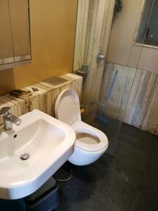 Bedroom Image of 440 Sq.ft 1 BHK Apartment / Flat for rent in Colaba Mumbai for Rs. 110000