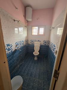 Bathroom Image of 800 Sq.ft 2 BHK Builder Floor for rent in Kattigenahalli Bengaluru for Rs. 16000