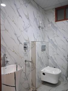 Common Bathroom Image of 1450 Sq.ft 3 BHK Apartment / Flat for sale in Sector 104 Noida for Rs. 7200000