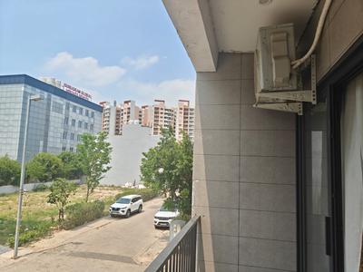 Balcony Image of 1800 Sq.ft 3 BHK Builder Floor for sale in BPTP Amstoria , Sector 102 Gurgaon for Rs. 28500000