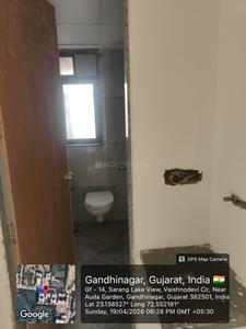 Bathroom Image of 2800 Sq.ft 4 BHK Apartment / Flat for sale in Divyajyot Sarang Lakeview, Vaishno Devi Circle Ahmedabad for Rs. 19500000
