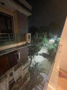 Balcony Image of 580 Sq.ft 2 BHK Builder Floor for sale in Shalimar Bagh New Delhi for Rs. 7500000