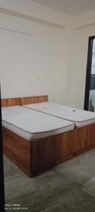 1 RK Independent Builder Floor