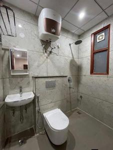 Bathroom Image of 550 Sq.ft 1 BHK Builder Floor for rent in Saket New Delhi for Rs. 20000
