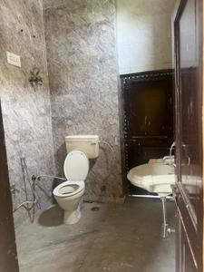 Bathroom Image of 592 Sq.ft 1 BHK Builder Floor for rent in Sector 6 Rohini New Delhi for Rs. 20000