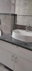 Bathroom Image of 1176 Sq.ft 2 BHK Independent House for rent in Sector 7 Gurgaon for Rs. 19999
