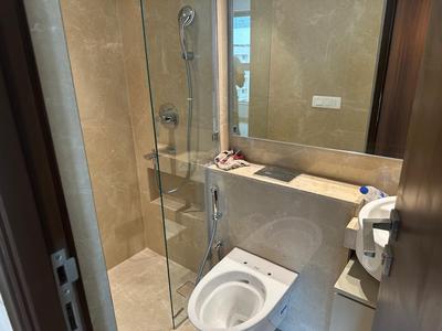 Bathroom Image of 750 Sq.ft 2 BHK Apartment / Flat for sale in Hiranandani Highland A B C D And E Wing, Powai Mumbai for Rs. 30000000
