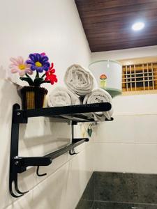 Hall Image of 2400 Sq.ft 2 BHK Independent House for rent in Gomti Nagar Lucknow for Rs. 36000