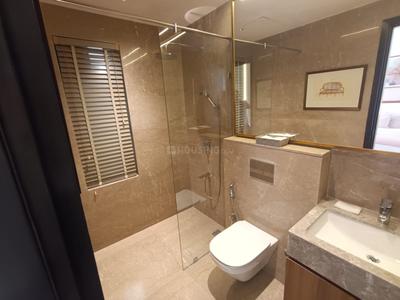 Bathroom Image of 820 Sq.ft 2 BHK Apartment / Flat for sale in Piramal Aranya, Byculla Mumbai for Rs. 46000000