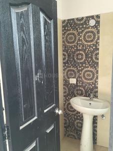 Bathroom Image of 1385 Sq.ft 3 BHK Apartment / Flat for rent in Prateek Wisteria, Sector 77 Noida for Rs. 41000