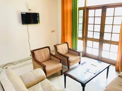 Hall Image of Urbanroomz Girls PG in DLF Phase 2, Shahpur