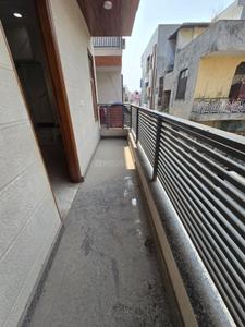 Balcony Image of 950 Sq.ft 3 BHK Builder Floor for sale in Laxmi Nagar New Delhi for Rs. 13500000