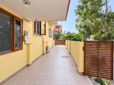 Balcony Image of Roomsoom PG in Sector 27, Noida