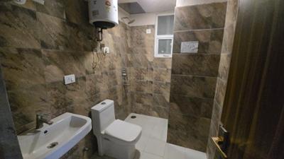 Bathroom Image of 620 Sq.ft 1 RK Apartment / Flat for sale in Knowledge Park 3 Greater Noida for Rs. 5000000