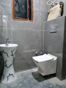 Common Bathroom Image of 1000 Sq.ft 3 BHK Apartment / Flat for sale in Dwarka Mor New Delhi for Rs. 7200000