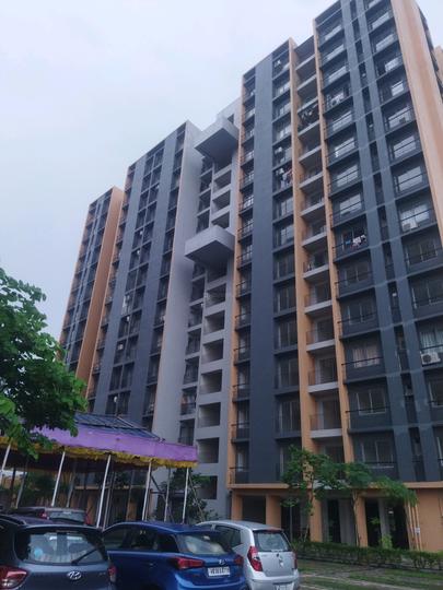 Godrej Se7en Phase 1 Main Image 1