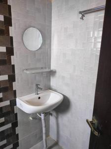 Bathroom Image of 1200 Sq.ft 2 BHK Apartment / Flat for rent in Argora Ranchi for Rs. 21000
