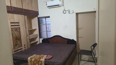 Bedroom Image of 500 Sq.ft 1 BHK Apartment / Flat for rent in Satellite Ahmedabad for Rs. 23000