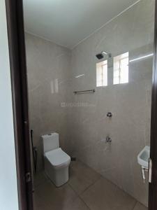 Bathroom Image of 1450 Sq.ft 3 BHK Apartment / Flat for rent in Maradu Kochi for Rs. 25000