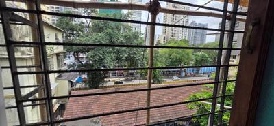 Balcony Image of 809 Sq.ft 2 BHK Apartment / Flat for rent in Mahim Mumbai for Rs. 85000
