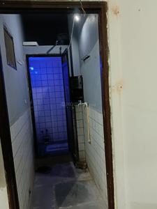 Bathroom Image of 750 Sq.ft 1 RK Independent House for rent in Chhoti Gwaltoli Indore for Rs. 8000